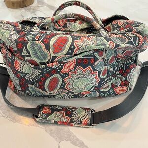 Medium Vera Bradley duffle bag WITH cosmetic bag